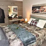 Sea View Beachfront Апартаменты *